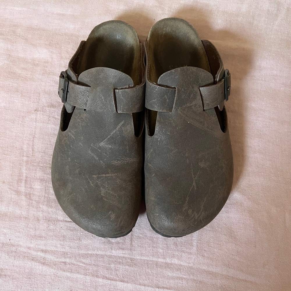 Betula by Birkenstock Boston clogs shoes women's size 6 cork footbed slip on